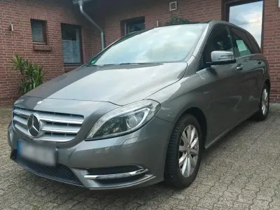 Gebraucht Mercedes B180 122 PS (89 kW) 2012 Grau Kleinwagen