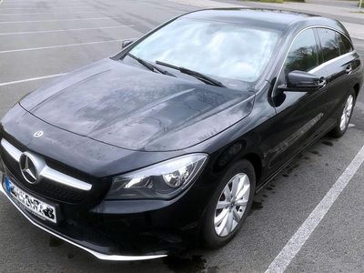 Gebraucht Mercedes CLA180 Shooting Brake Urban 109 PS (80 kW) 2017 Schwarz Kombi