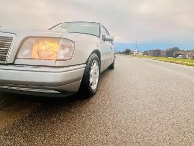 Second-hand Mercedes 300 147 CP (108 kW) 1996 Argintiu Break