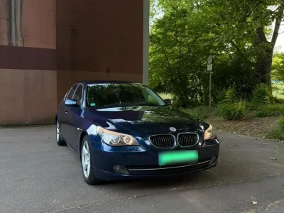 Gebraucht BMW 523 190 PS (139 kW) 2007 Blau Limousine