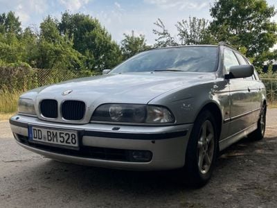 BMW 528