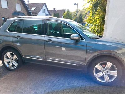 Gebraucht VW Tiguan Sound 150 PS (110 kW) 2017 Grau SUV
