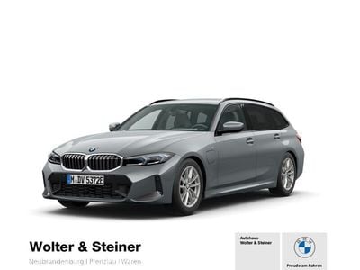 Grau Gebraucht 2025 BMW 330e M Sport Limousine | 69.480 €