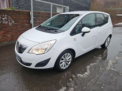 Weiß Gebraucht 2013 Opel Meriva Active Van / Kleinbus | 4.699 € (Fairer Preis)