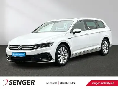 Gebraucht VW Passat GTE 218 PS (160 kW) 2022 Gletscherweiß Kombi