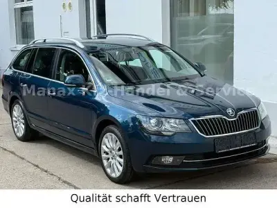 Gebraucht Skoda Superb Exclusive 160 PS (117 kW) 2014 Modra lava/lava blau Kombi