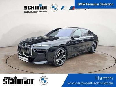 Gebraucht BMW 740 M Sport 299 PS (219 kW) 2025 Saphirschwarz metallic Limousine