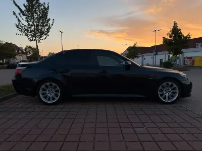 Gebraucht BMW 523 M Sport 190 PS (139 kW) 2008 Schwarz Limousine