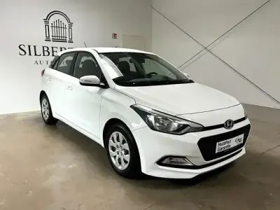 Gebraucht Hyundai i20 Trend 84 PS (61 kW) 2016 Weiß Limousine