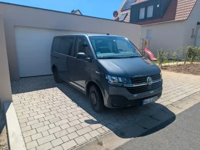 Gebraucht VW Multivan 150 PS (110 kW) 2021 Grau Van / Kleinbus