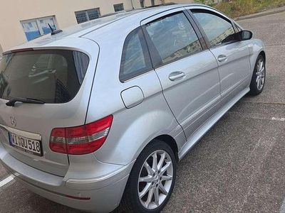 Mercedes B200