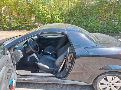 Second-hand Opel Tigra Sport 90 CP (66 kW) 2005 Negru Cabrio