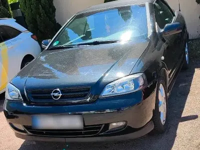 Gebraucht Opel Astra Cabriolet 101 PS (74 kW) 2001 Schwarz Cabrio