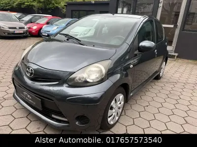 Gebraucht Toyota Aygo Cool 68 PS (50 kW) 2013 Grau Kleinwagen