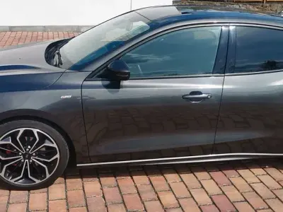 Gebraucht Ford Focus ST-Line 125 PS (91 kW) 2018 Grau Limousine