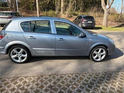 Gebraucht Opel Astra 110 PS (80 kW) 2007 Grau Limousine