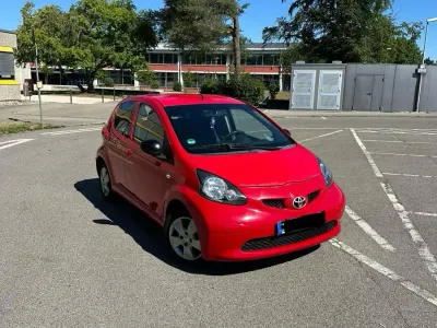 Gebraucht Toyota Aygo 69 PS (50 kW) 2007 Rot Kleinwagen