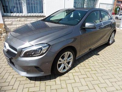 Gebraucht Mercedes A180 Urban 122 PS (89 kW) 2016 Grau Limousine