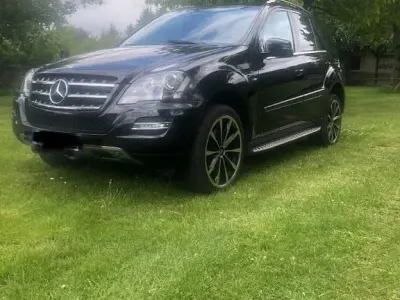 Gebraucht Mercedes ML350 Edition 231 PS (169 kW) 2011 Schwarz SUV