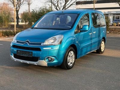 Grün Gebraucht 2015 Citroën Berlingo Van / Kleinbus | 5.400 € (Guter Preis)