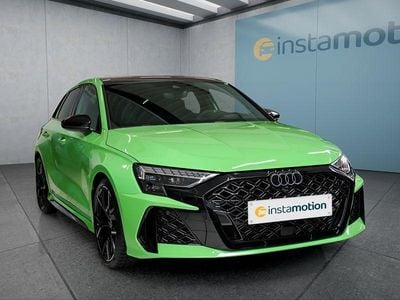 Grün Gebraucht 2024 Audi RS3 Limousine | 60.099 € (Guter Preis)