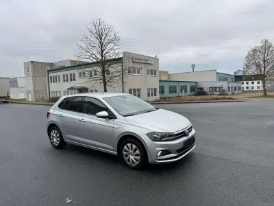 Gebraucht VW Polo Comfortline 75 PS (55 kW) 2018 Reflexsilber metallic Kleinwagen