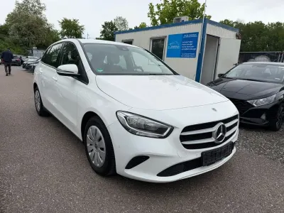 Gebraucht Mercedes B180 136 PS (100 kW) 2020 Weiß Van / Kleinbus