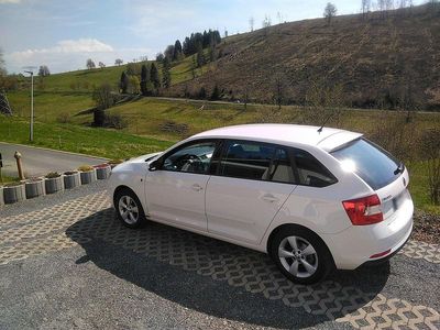 Usata Skoda Rapid 104 CV (76 kW) 2015 Bianco Utilitaria