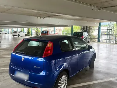 Gebraucht Fiat Punto 77 PS (56 kW) 2009 Blau Kleinwagen