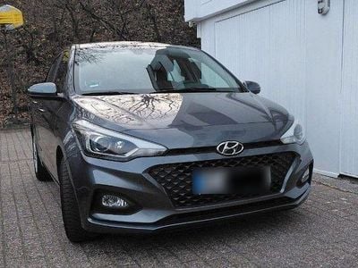 Gebraucht Hyundai i20 Active 101 PS (74 kW) 2018 Grau Kleinwagen