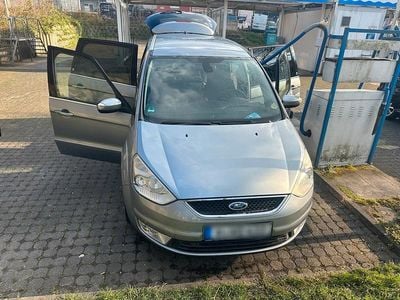 Gebraucht Ford Galaxy 131 PS (96 kW) 2007 Silber Van / Kleinbus