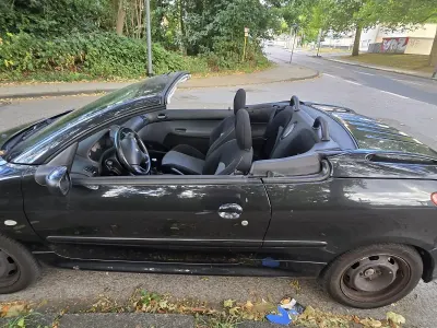 Gebraucht Peugeot 206 CC 109 PS (80 kW) 2004 Schwarz Cabrio