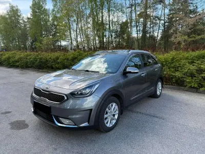 Używany Kia Niro Spirit 105 KM (77 kW) 2018 Srebrny SUV