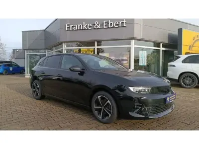 Gebraucht Opel Astra 131 PS (96 kW) 2024 Karbon schwarz (metallic) (metallic) Kleinwagen
