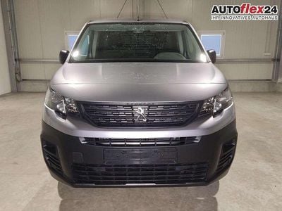 Grau artense metallic Neu 2025 Peugeot Partner Van / Kleinbus | 31.240 € (Etwas zu teuer)