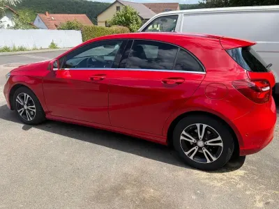 Gebraucht Mercedes A200 136 PS (100 kW) 2015 Rot Kleinwagen