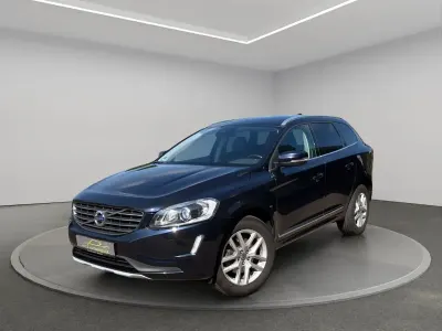 Używany Volvo XC60 Summum 150 KM (110 kW) 2017 Niebieski SUV