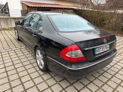 Gebraucht Mercedes E220 Avantgarde 170 PS (125 kW) 2008 Schwarz Limousine