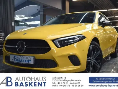 Gebraucht Mercedes A250 Night 218 PS (160 kW) 2021 Gelb Limousine
