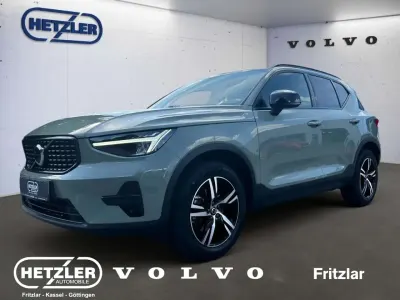 Gebraucht Volvo XC40 Plus 197 PS (144 kW) 2023 Sage green / metallic SUV