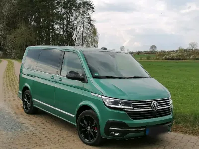 Gebraucht VW Multivan Generation Six 150 PS (110 kW) 2021 Grün Van / Kleinbus