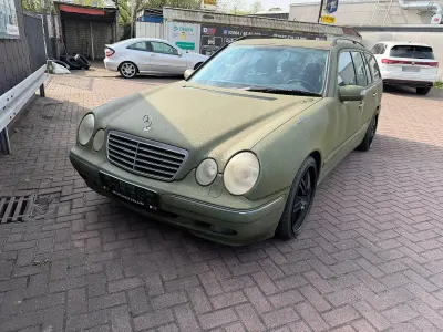 Gebraucht Mercedes E280 204 PS (150 kW) 2000 Grün Kombi