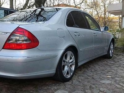 Mercedes E200