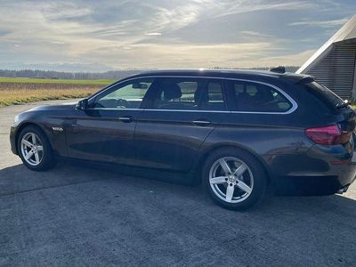 Second-hand BMW 525 Luxury Line 218 CP (160 kW) 2014 Gri Break