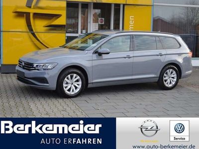 Gebraucht VW Passat 150 PS (110 kW) 2023 Mondsteingrau Kombi