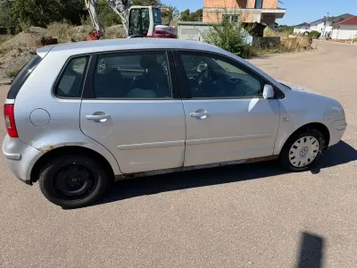 Gebraucht VW Polo Basis 75 PS (55 kW) 2004 Silber Limousine