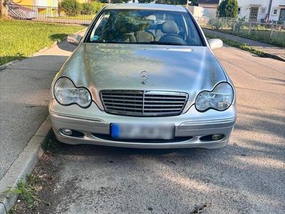 Mercedes C200