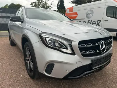 Używany Mercedes GLA200 Night 156 KM (114 kW) 2019 Srebrny SUV