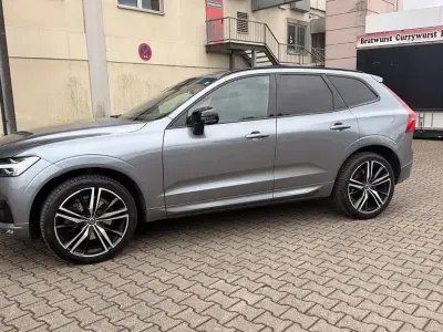 Używany Volvo XC60 R-Design 197 KM (144 kW) 2021 Szary SUV