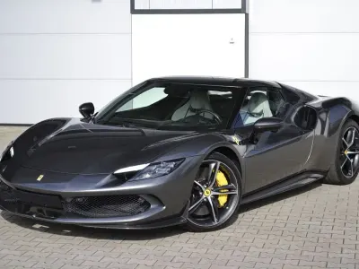 Gebraucht Ferrari 296 829 PS (609 kW) 2023 Grau Coupé
